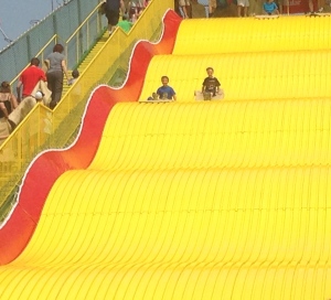 Giant slide fair